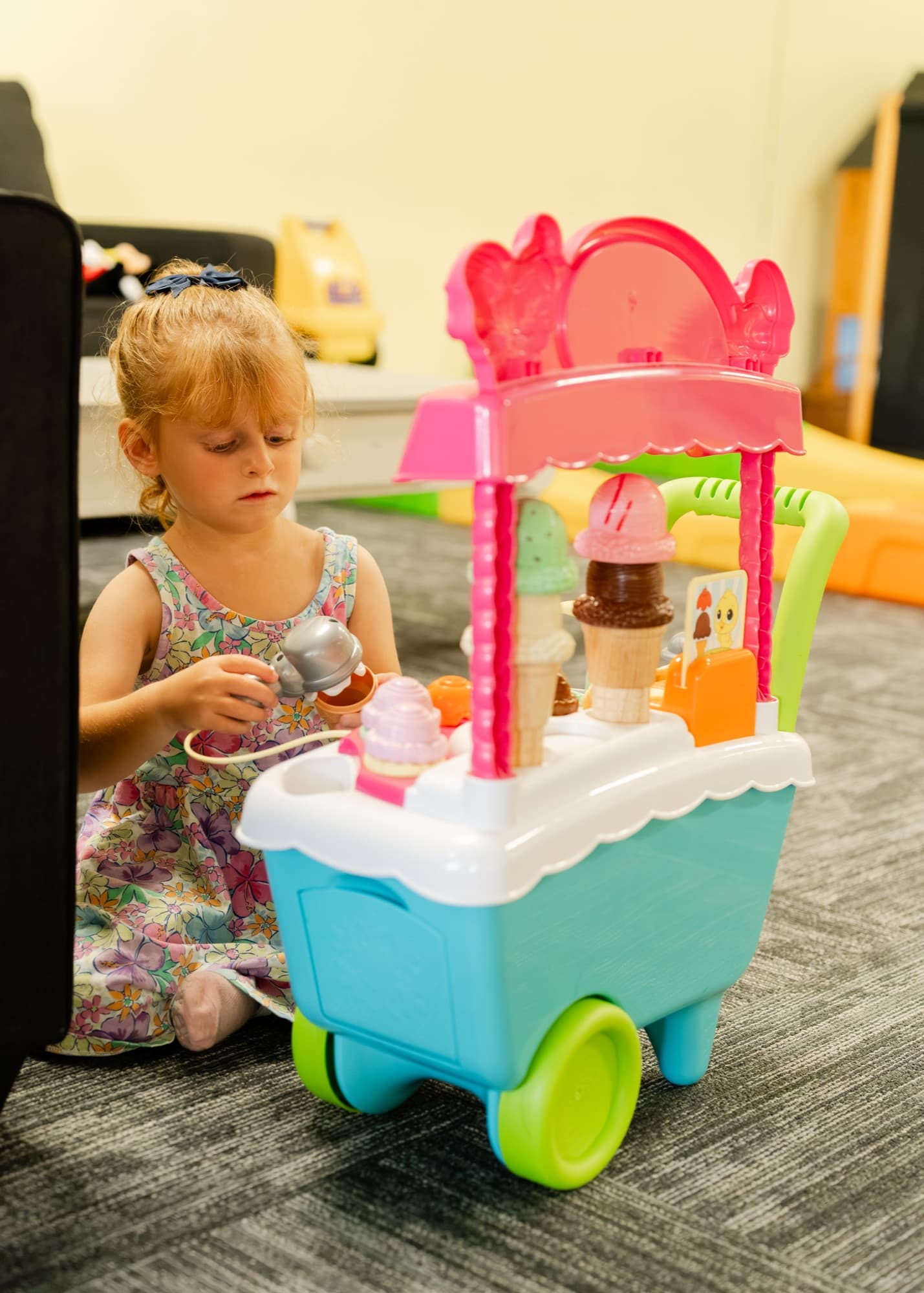 Busy Bees play center photo 12