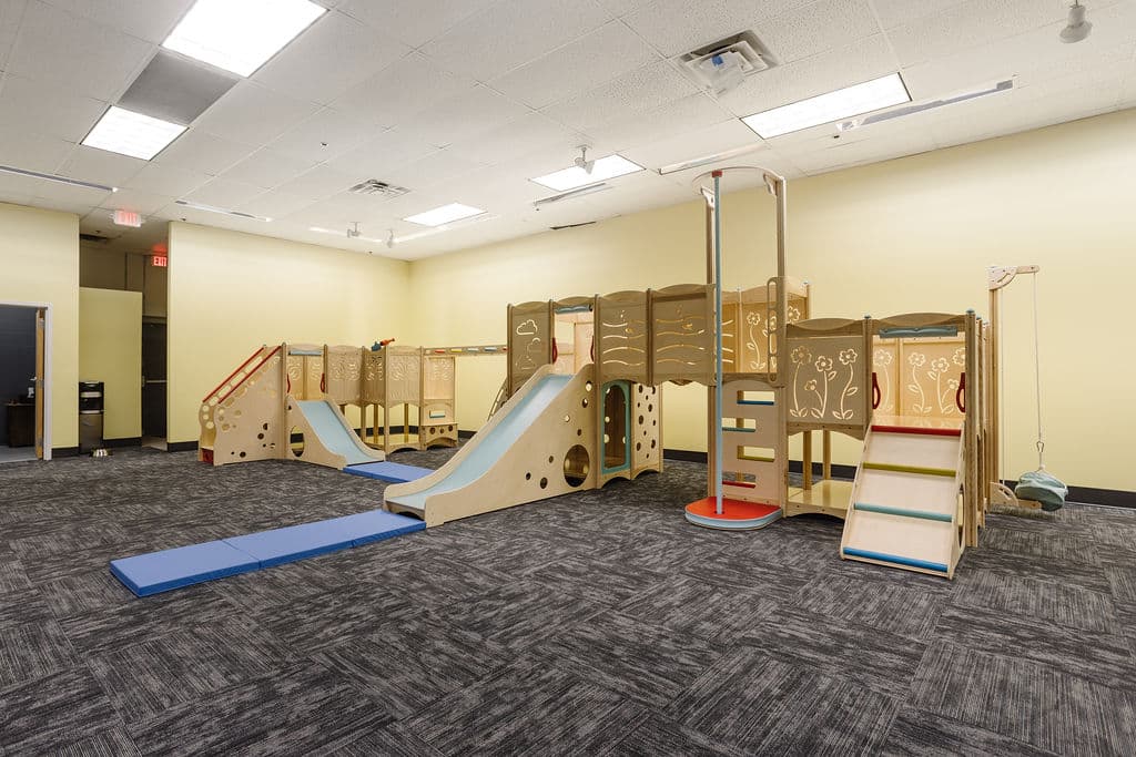 Busy Bees play center photo 5